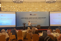 Dukung Gaya Hidup Sehat, AXA Mandiri Beri Perlindungan Peserta MJM 2025