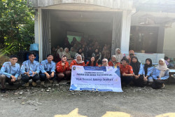 Bijak Finansial, Kunci Keluarga Sejahtera: Program Studi Sarjana Terapan Akuntansi Universitas Yogyakarta Dampingi Warga Dusun Terbah Mengelola Keuangan