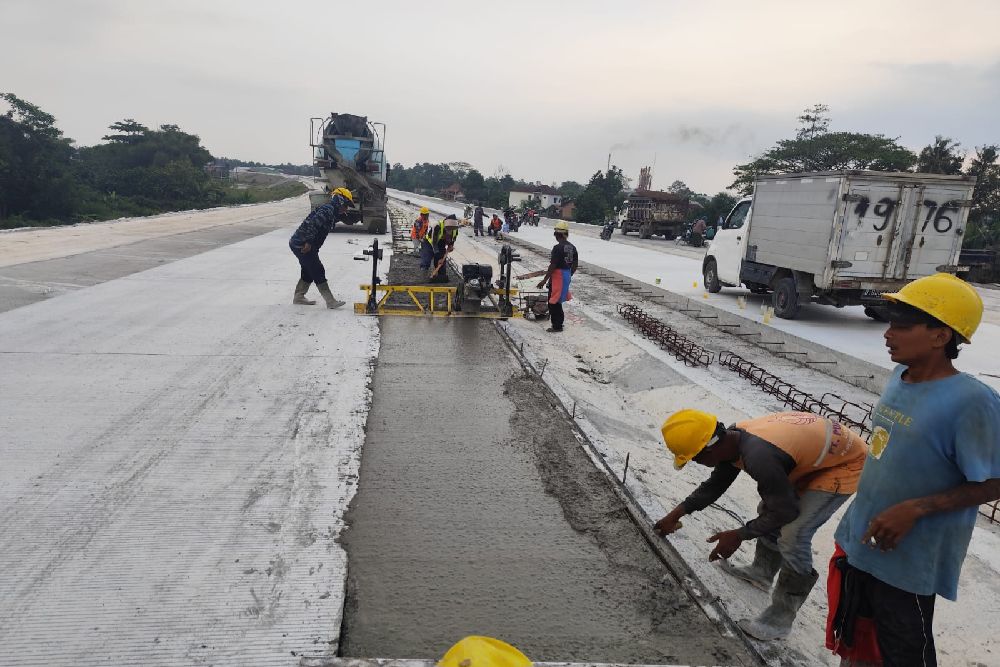 Jalan Tol Jogja-Solo Segmen Prambanan-Purwomartani Kalasan Mulai Dicor