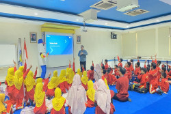 Dukung Komitmen Listrik untuk Rakyat, PLN Berikan Edukasi Ketenagalistrikan pada Generasi Muda
