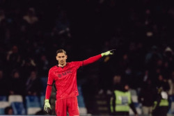 Dikaitkan dengan Arsenal dan Inter Milan, Alex Meret Tetap Bermain untuk Napoli hingga 2027
