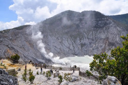 Aktivitas Kegempaan Gunung Tangkuban Parahu pada Pekan Ini Terpantau Naik
