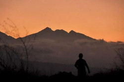 Insiden Rinjani, Kemenpar Tegaskan Pentingnya SOP Pendakian