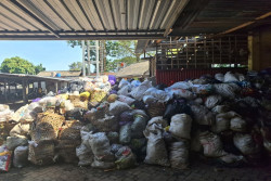 Sampah di Pasar Bantul Menumpuk, DLH Lakukan Pengangkutan Seminggu Sekali