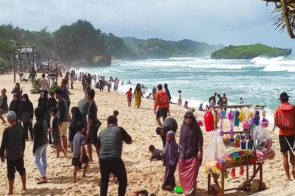 Gunungkidul Raup Rp214 Juta dalam 2 Hari Kunjungan Wisatawan, Destinasi Pantai Tetap Jadi Favorit
