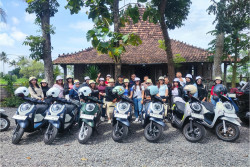 Serunya Riding dan Berkreasi Melalui Scoopy Velocreativity