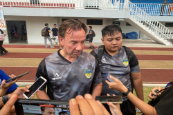 Pelatih PSIM Jogja Van Gastel Soroti Perbedaan Sepak Bola Indonesia dan Belanda, Singgung Pembinaan Usia Dini