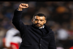 Pelatih Keturunan Indonesia, Giovanni van Bronckhorst Ini Jadi Asisten Arne Slot di Liverpool