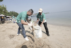 Ubah Sampah Menjadi Energi Alternatif, Solusi Bangun Indonesia dan dan Got Bag Indonesia Bersihkan Sampah Plastik di Pantai Teluk Awur Jepara