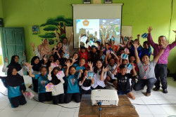 Fakultas Vokasi Universitas Sanata Dharma Kenalkan Robotika pada Siswa SD