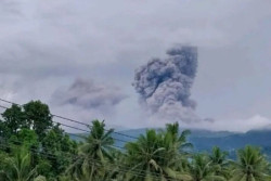 Gunung Dukono Erupsi Lagi, Tinggi Kolom Letusan Tercatat 1,1 Km