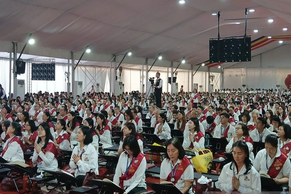Ribuan Umat Buddha Ikuti Indonesia Tipitaka Chanting di Candi Borobudur