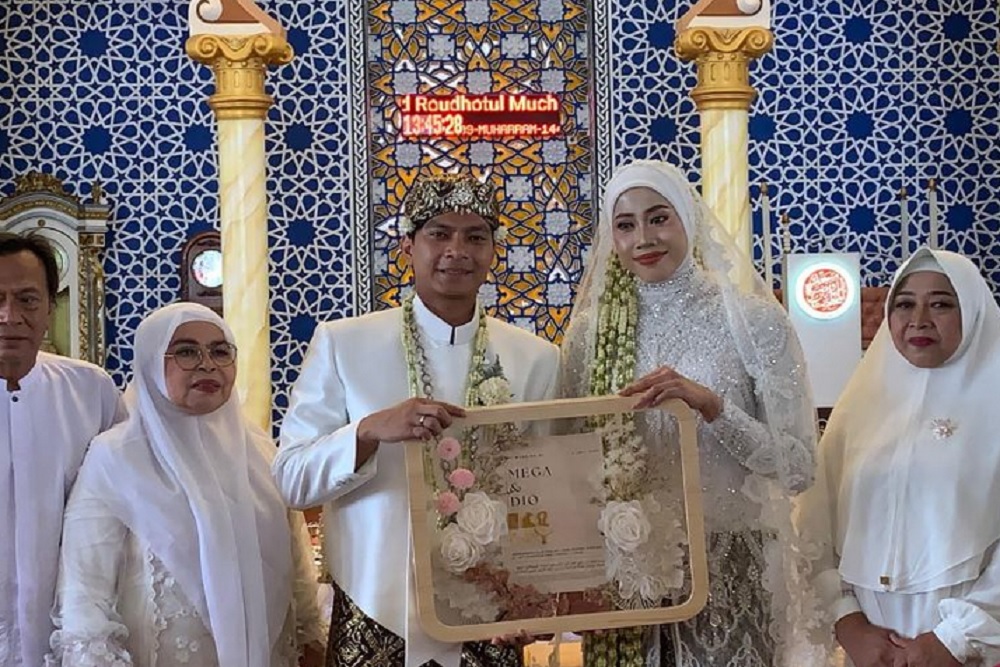 Megawati Megatron Menikah Hari Ini di Masjid Roudhatul Muchlisin Jember