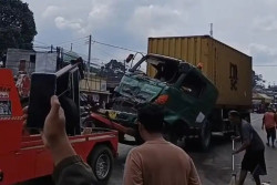 9 Kendaraan Terlibat Tabrakan Beruntun di Pertigaan Pertigaan Terminal Bawen Semarang