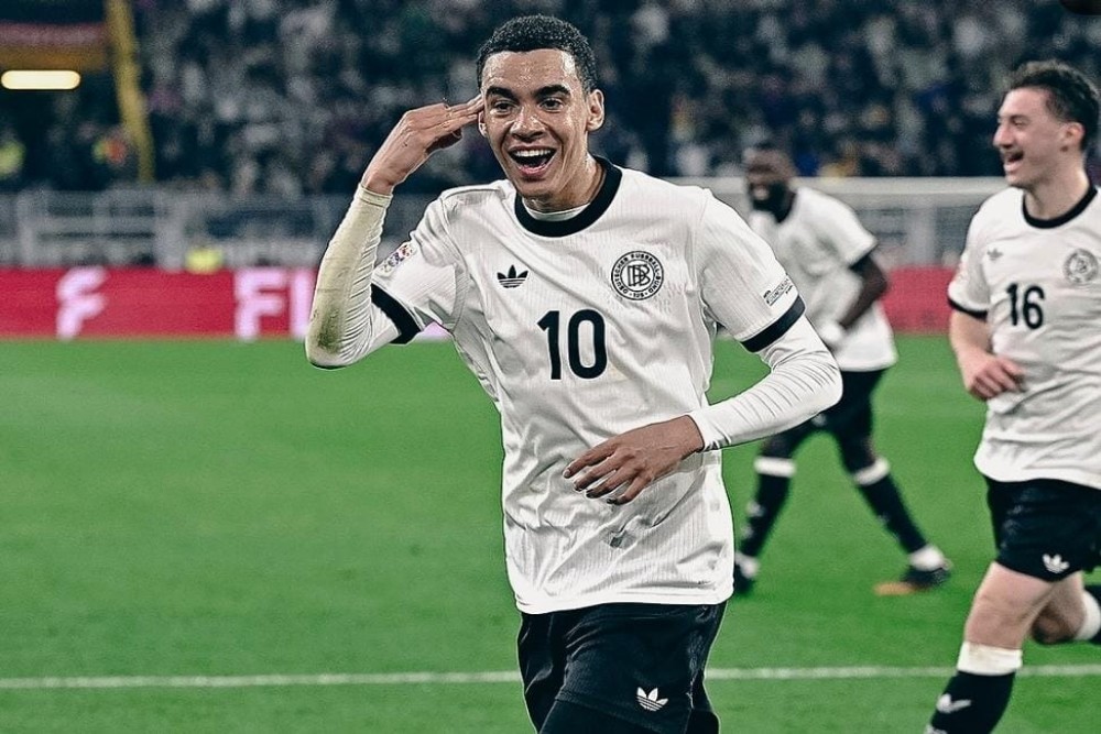 Gelandang Bayern Jamal Musiala Cedera Patah Kaki Seusai Tabrakan dengan Kiper PSG Gianluigi Donnarumma