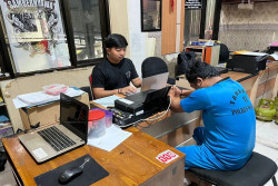 Gerombolan Pemuda Mabuk Bobol Warung, Curi Tabung Gas Peralatan Dapur hingga Beras