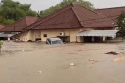 Banjir Terjang Mataram, Ratusan Rumah Terendam