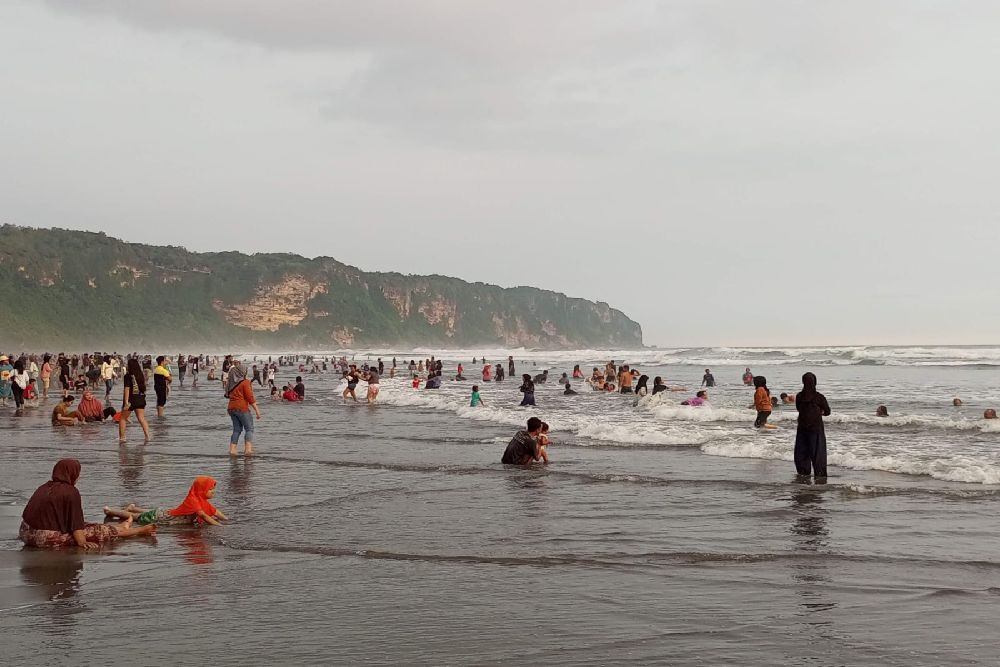 Libur Sekolah, 230 Wisatawan Tersengat Ubur-ubur di Pantai Wilayah Bantul