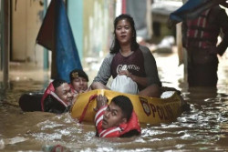 Banjir di Jakarta Belum Surut, Warga Diingatkan Potensi Ancaman Rob 1-2 Hari ke Depan