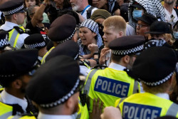 Puluhan Demonstran Pro-Palestina Ditangkap Polisi di London Inggris