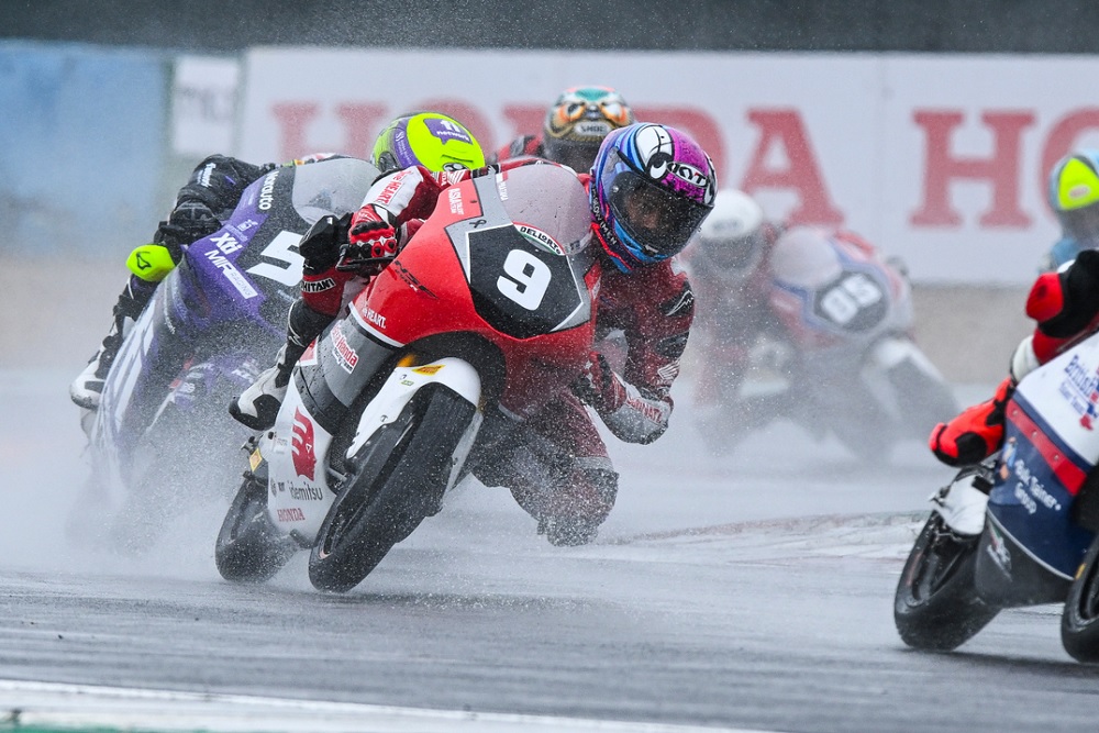 Kembali Cetak Sejarah, Pebalap Binaan Astra Honda Juara di ETC Prancis