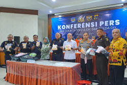 Bea Cukai Jawa Tengah dan DIY Gagalkan Penyelundupan Sabu-Sabu Cair
