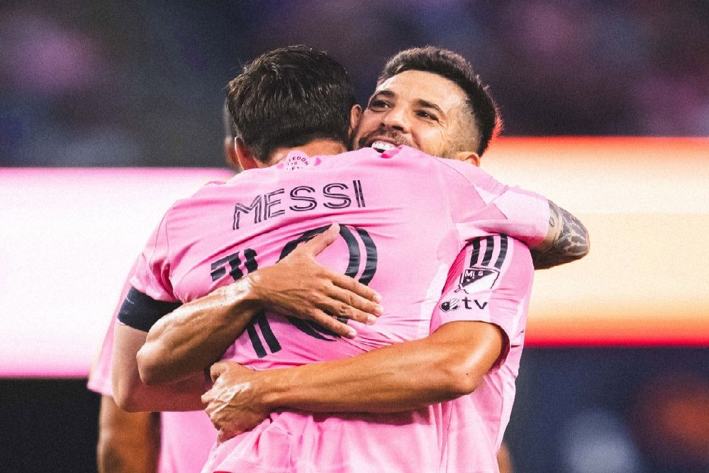 Tampil Trengginas dan Cetak Brace, Messi Bawa Inter Miami Taklukkan New England dengan Skor 2-1