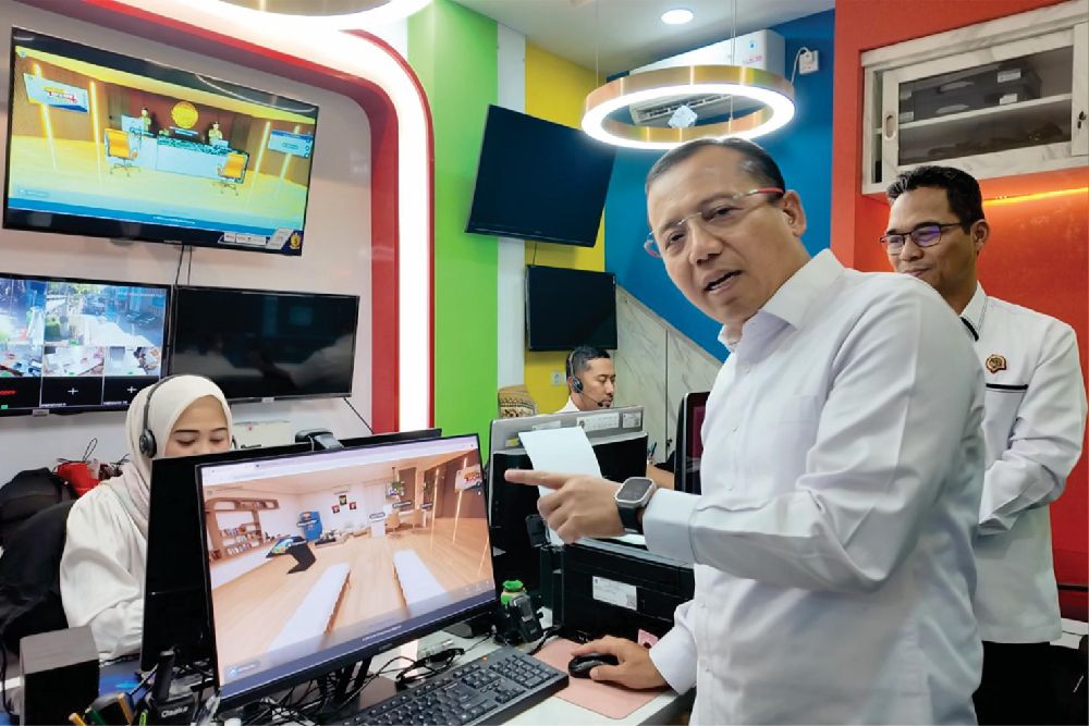 Staf Ahli Bidang Teknologi Informasi Tinjau Kantah Virtual Kota Tangerang: Benar-benar Digital Twin