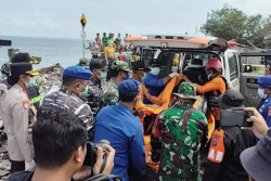 Kecelakaan KMP Tunu Pratama, Nelayan Temukan Satu Jenazah Diduga Penumpang
