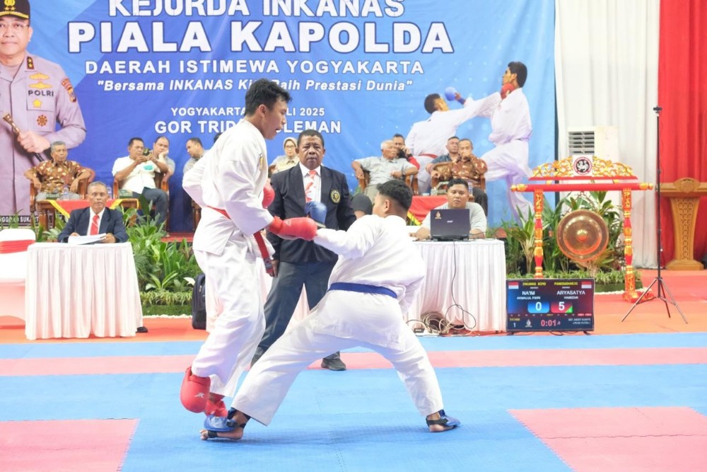 Atlet Karate DIY Berebut Piala Kapolda