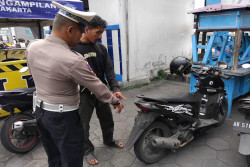 Hari Pertama Operasi Patuh Progo 2025 di Kota Jogja, Puluhan Pelanggar Ditilang