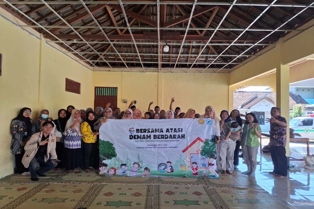 Fakultas Farmasi USD Latih Warga Gunungkidul Membuat Ovitrap Anti-DBD