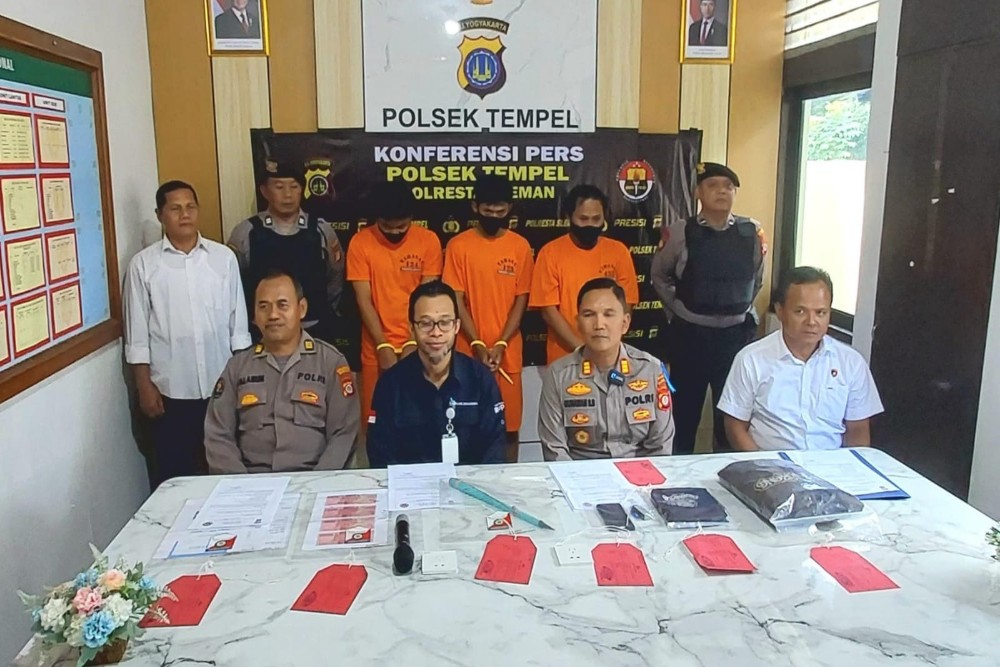 Modus Top Up Saldo untuk Transaksi Digital, Tiga Orang Edarkan Uang Palsu di Sleman