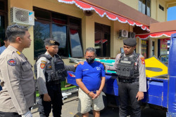 Pencuri Kerangka Besi Baliho Ditangkap Saat Beraksi dengan Pikap Berpelat Merah Palsu