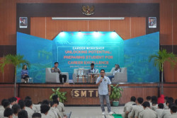 Siswa SMK SMTI Yogyakarta Soft Skill dan Persiapan Karier Sejak Dini