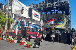 Jaga Warisan Budaya dan Pemberdayaan UMKM, Kelurahan Gunungketur Gelar Pawai Budaya
