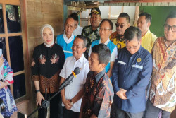 Menteri ESDM dan Direksi PLN Tinjau Langsung Bantuan Pasang Baru Listrik Gratis, Wujudkan Listrik Berkeadilan Jelang HUT RI ke 80