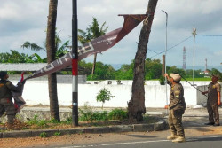 Satpol PP Bantul Tertibkan Puluhan Reklame Tak Berizin, 7 Diberi Teguran