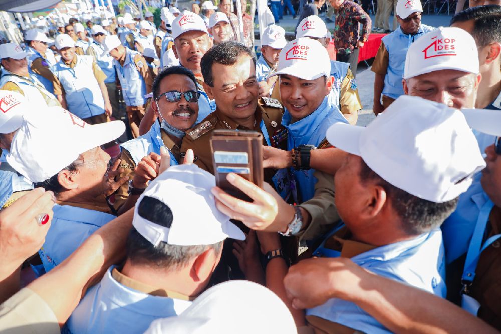 Ribuan Kades dan Lurah di Jawa Tengah Sambut Antusias Peluncuran Koperasi Merah Putih