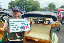 Pengemudi Becak di Malioboro Jogja Kini Tak Lagi Lelah dan Pegal