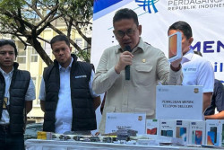 Pemerintah Tutup Pabrik Perakitan Ponsel Ilegal Senilai Rp17,6 Miliar