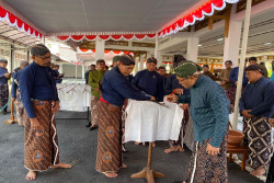 Makna di Balik Prosesi Jamasan Tombak Pusaka Kyai Agnyo Murni Milik Pemkab Bantul