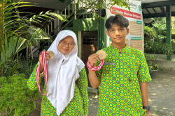 2 Murid MAN 1 Jogja Raih Medali Perak Olimpiade Robotik Internasional