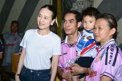Madam Pang dan Suporter Port FC Sumbang Rp70,6 Juta ke Penampungan Warga yang Terdampak Perang Thailand-Kamboja