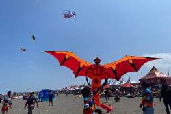 Delapan Negara Meriahkan Festival Layang-Layang Internasional di Pantai Parangkusumo Bantul