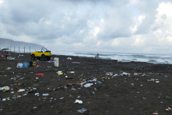 Festival Layang-Layang JIKF 2025 Sisakan Sampah 8 Ton, 21 Petugas Kebersihan Dikerahkan