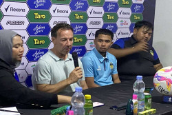 Menang 1-0 Atas PSIS Semarang, Ini Komentar Pelatih PSIM Jogja Jean Paul van Gastel