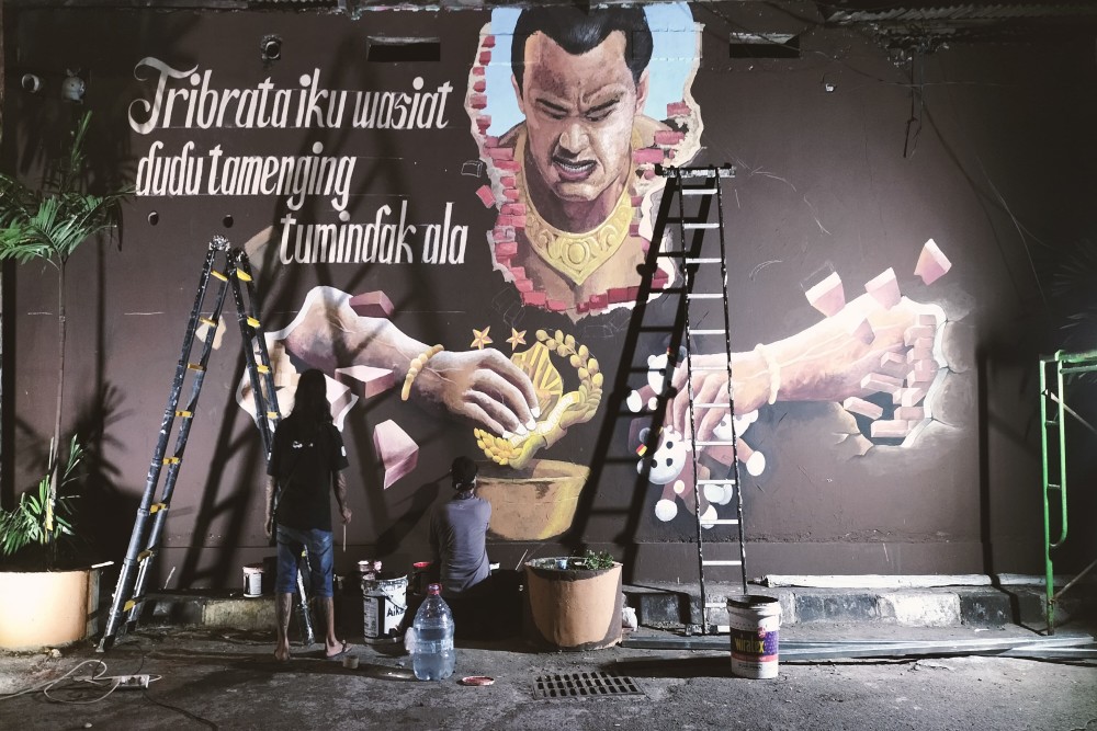 Ada Mural Gajah Mada Mengenggam Lambang Polri di Jalan Suryotomo Jogja, Ternyata Ini Maknanya