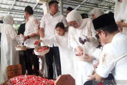Mantan Menag Suryadharma Ali Dimakamkan di Kompleks Ponpes Miftahul Ulum Bekasi