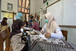 Peringati Hari Bakti TNI AU ke-78, RSPAU Hardjolukito dan Pemkot Jogja Gelar Pemeriksaan Gratis di SDN Lempuyangwangi